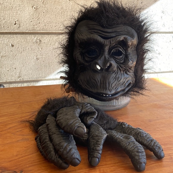 Spirit Other - 👻 Gorilla Costume Mask and Gloves